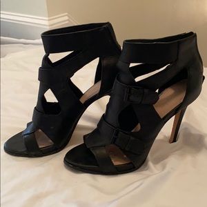 Pour La Victoire Caged Sandal, 8.5, Black